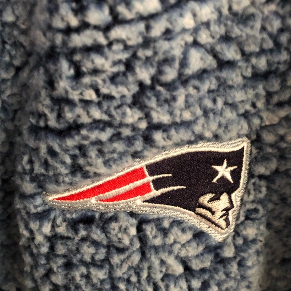 Patriots NFL Sherpa Pull Over Jacket - Picture 3 of 7